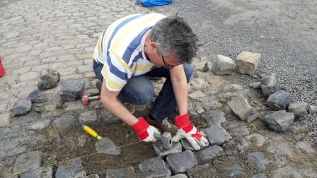 Laying cobbles small